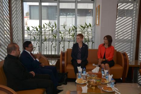 Australian Government Representative in Palestine Marcia Pius visits the University