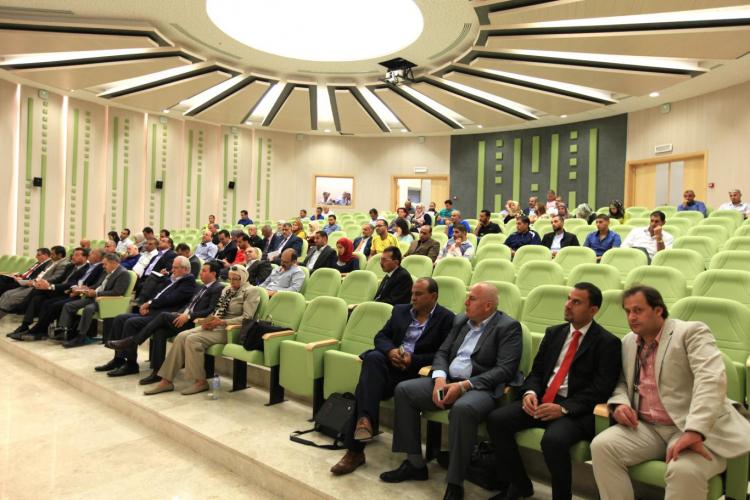 ورشة تطوير الرياضة التي استضافتها الجامعة في مبنى الدراسات العليا في رام الله 